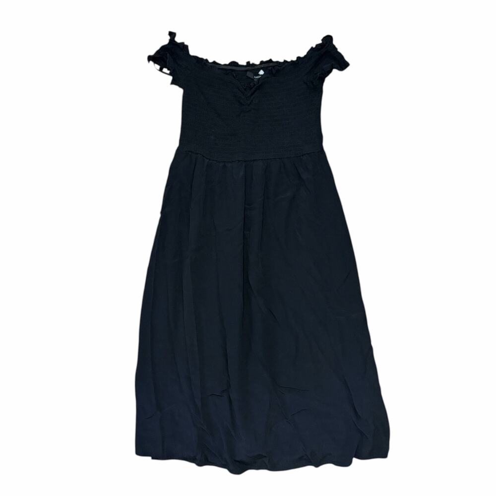 Forever 21 Off The Shoulder Smocked Midi Dress Size M